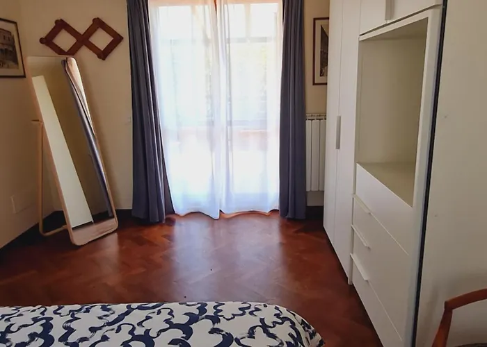 Lägenhet Mansarda Luminosa E Confortevole