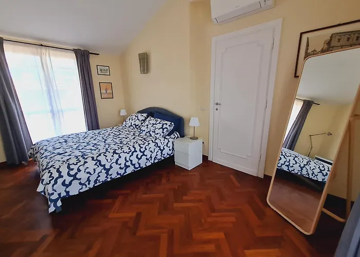 Mansarda Luminosa E Confortevole Florens