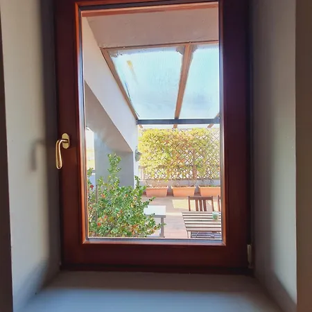 Lägenhet Mansarda Luminosa E Confortevole