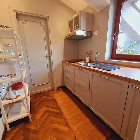 Mansarda Luminosa E Confortevole