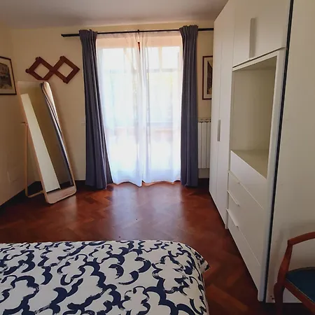 Lägenhet Mansarda Luminosa E Confortevole