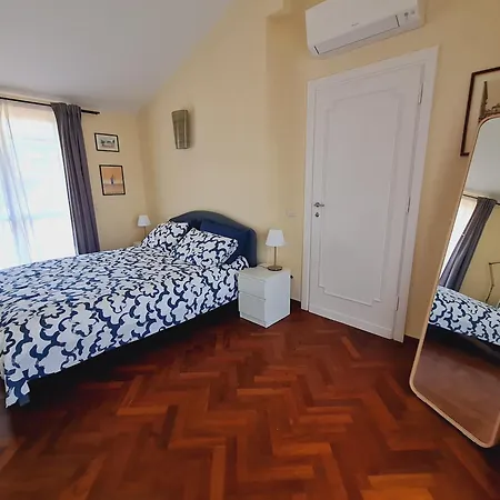 Mansarda Luminosa E Confortevole Floransa