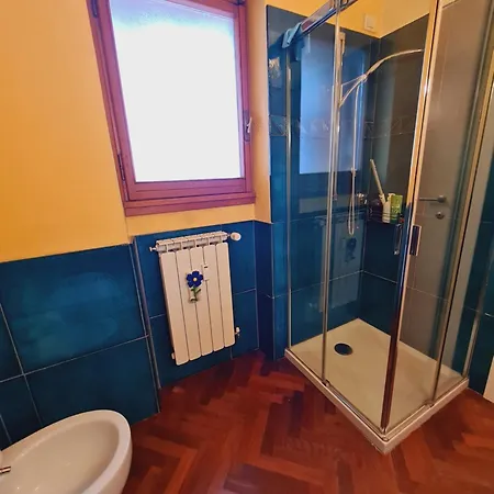 Mansarda Luminosa E Confortevole